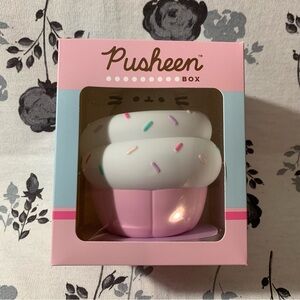 Pusheen Cupcake vinyl